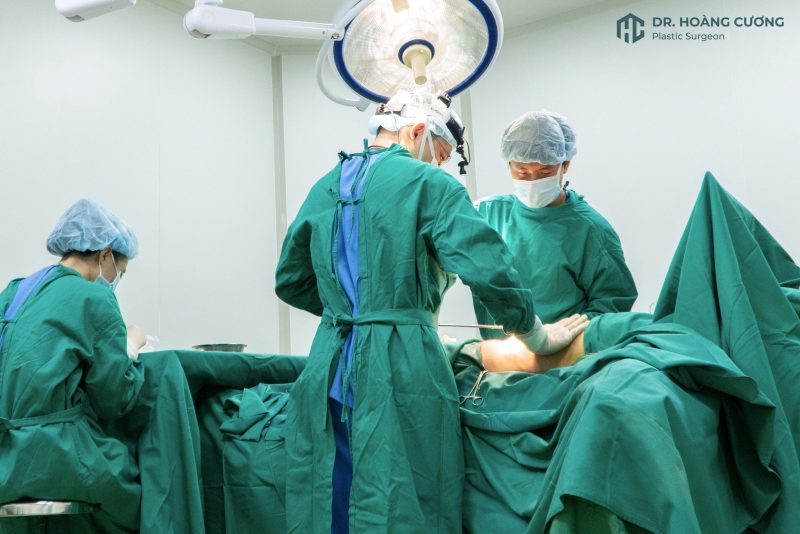 Phẫu thuật nâng ngực nhất định cần được thực hiện tại bệnh viện